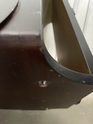 Tavolino in legno intagliato