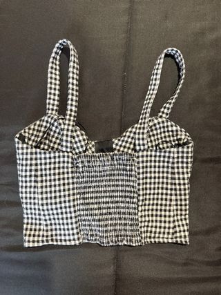 Crop top cuadros blanco y negro