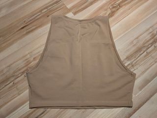 Camiseta Zara Beige sin mangas nueva
