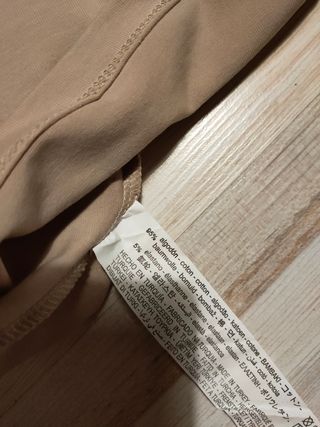 Camiseta Zara Beige sin mangas nueva