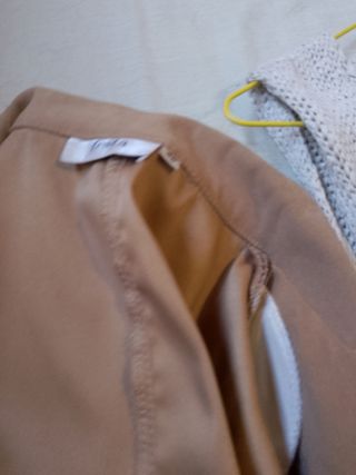 Conjunto de chaqueta, jersey y falda
