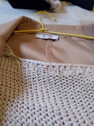 Conjunto de chaqueta, jersey y falda