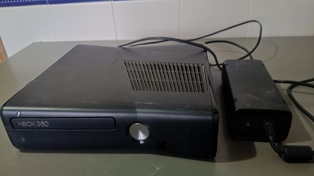 Xbox 360 Negra + disco duro+ Mando, Kinect, Juegos