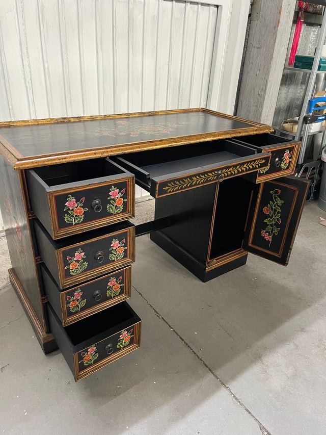 Escritorio antiguo pintado RESTAURADO