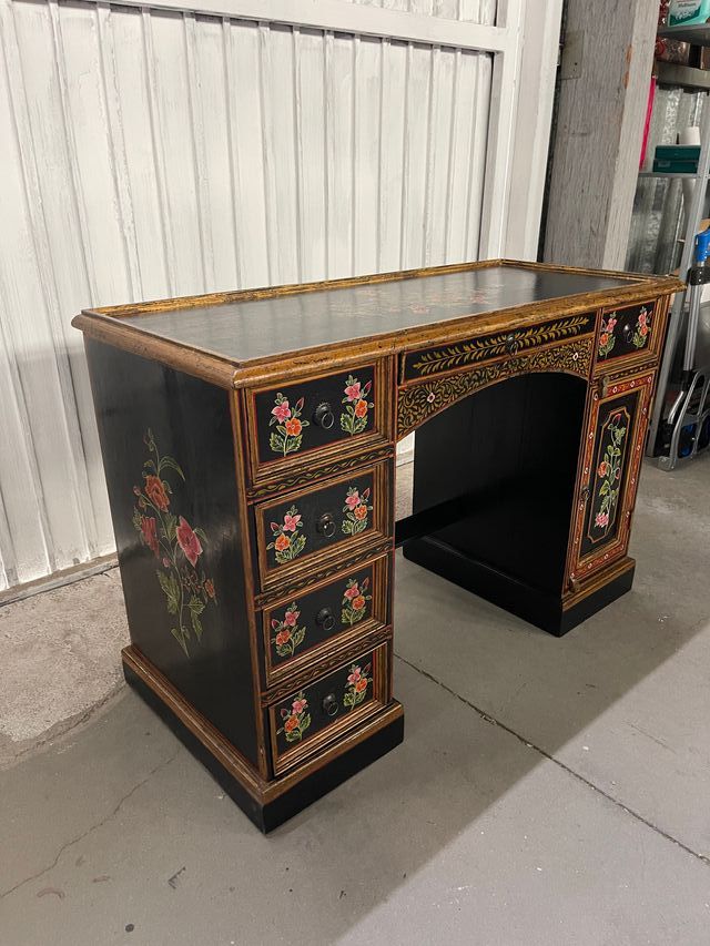 Escritorio antiguo pintado RESTAURADO