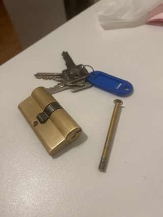Cerrojo de puerta de latón con tornillo y 3 llaves