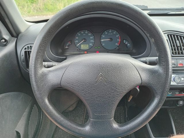 FLAMANTE Citroen Saxo  2000 CON POCOS KM