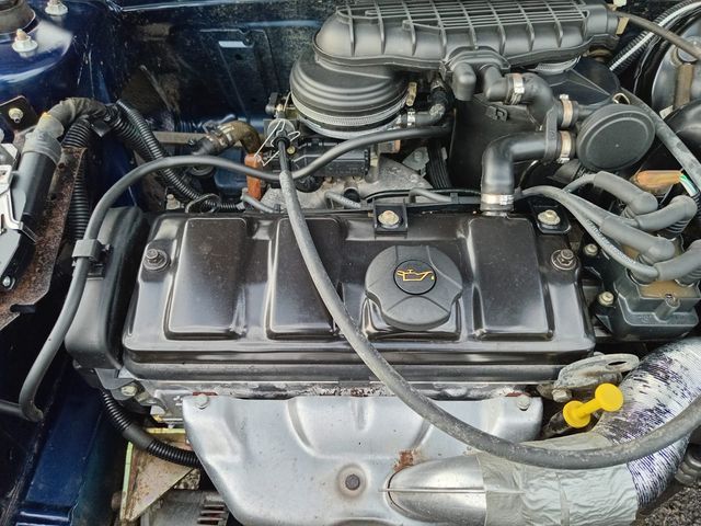 FLAMANTE Citroen Saxo  2000 CON POCOS KM