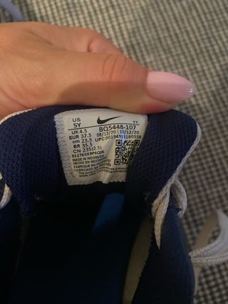 Scarpe Nike bianche e blu