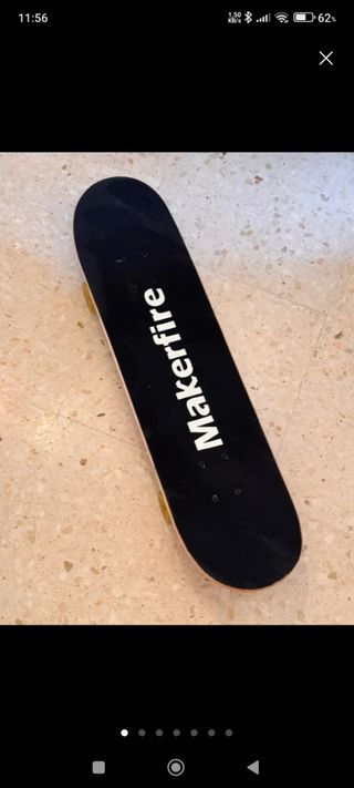 Skate Display monopatín con funda