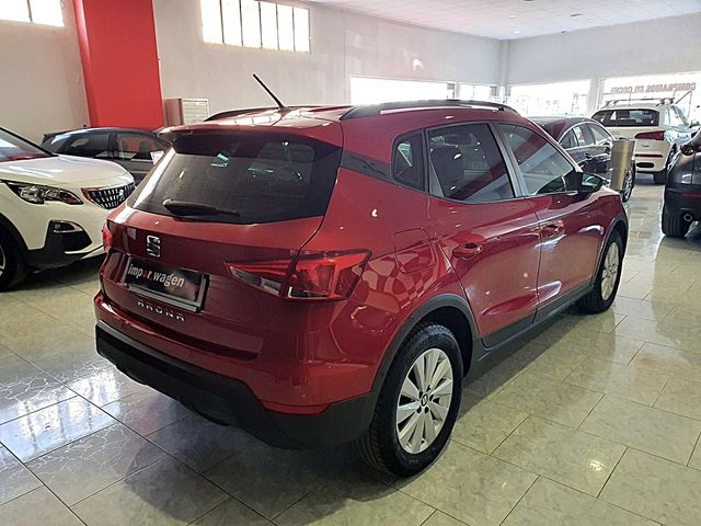 SEAT Arona. Full link, asistente de aparcamiento