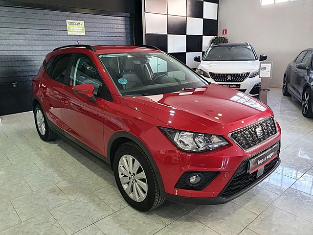 SEAT Arona. Full link, asistente de aparcamiento