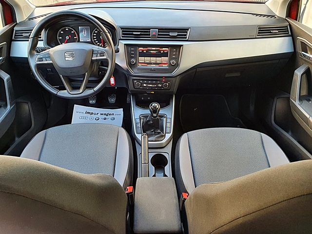 SEAT Arona. Full link, asistente de aparcamiento