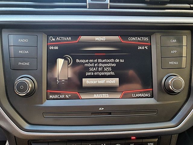 SEAT Arona. Full link, asistente de aparcamiento