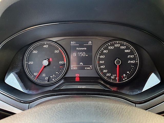 SEAT Arona. Full link, asistente de aparcamiento