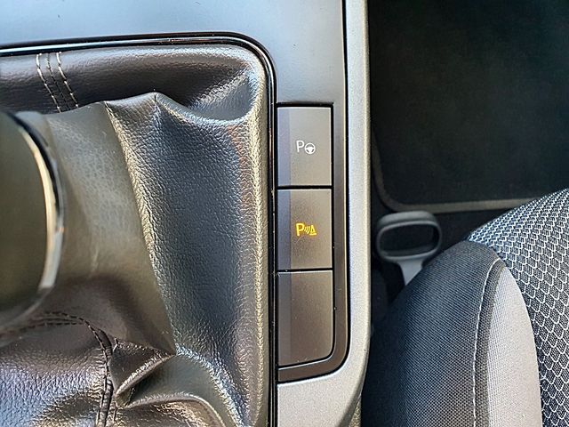 SEAT Arona. Full link, asistente de aparcamiento