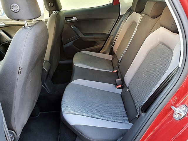SEAT Arona. Full link, asistente de aparcamiento