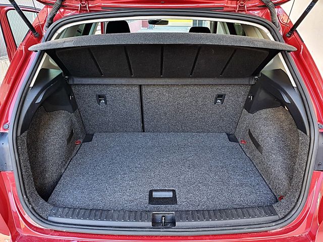 SEAT Arona. Full link, asistente de aparcamiento