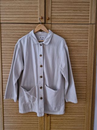 Cazadora tejana Pull and Bear beige