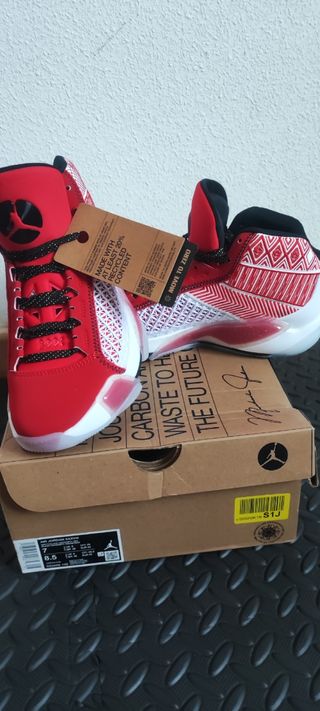 Zapatillas Jordan XXXVIII Talla 40