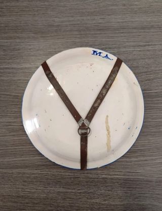 Plato antiguo Manises azul y blanco