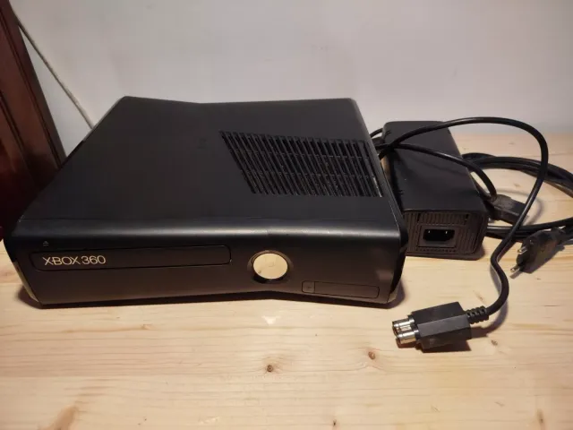 Console Xbox 360: Halo 3, ODST, Halo Reach, Halo 4