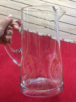 Caraffa in vetro trasparente