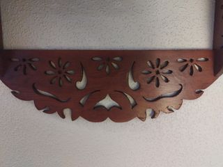 Estante de madera hecho a mano