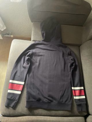 Sudadera azul y granate Bershka - Talla XS