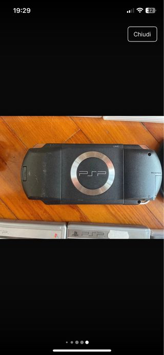 PSP Sony Nera + 11 Giochi Originali