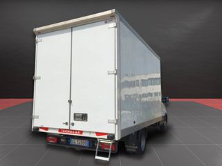 IVECO DAILY 2021 Carrozado Doble Rueda Trasera 