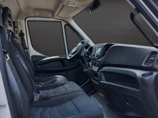 IVECO DAILY 2021 Carrozado Doble Rueda Trasera 