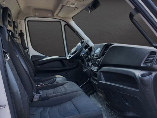 IVECO DAILY 2021 Carrozado Doble Rueda Trasera