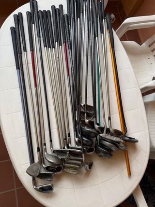 Lote 26 palos de golf + Bolsa Arnold Palmer