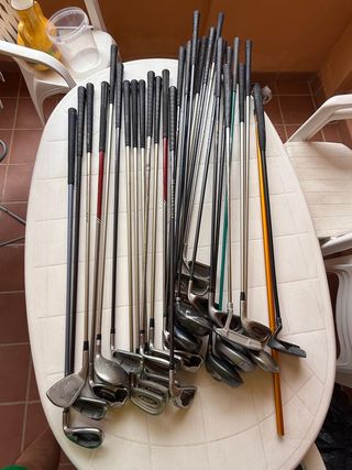 Lote 26 palos de golf + Bolsa Arnold Palmer