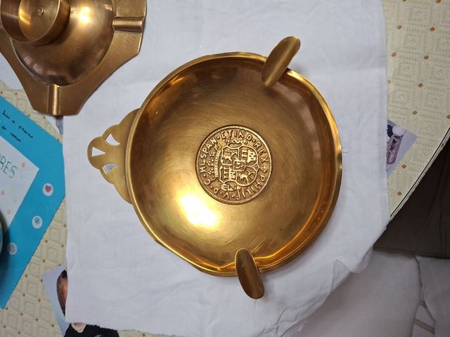 Ceniceros grandea de broncevintage