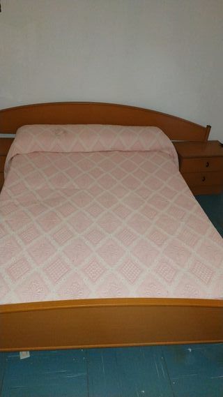 Somier y colchón de madera