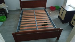 Somier y colchón de madera