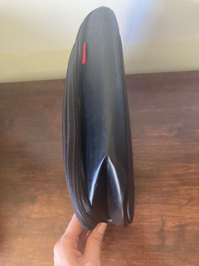 Funda de auriculares Sony negra