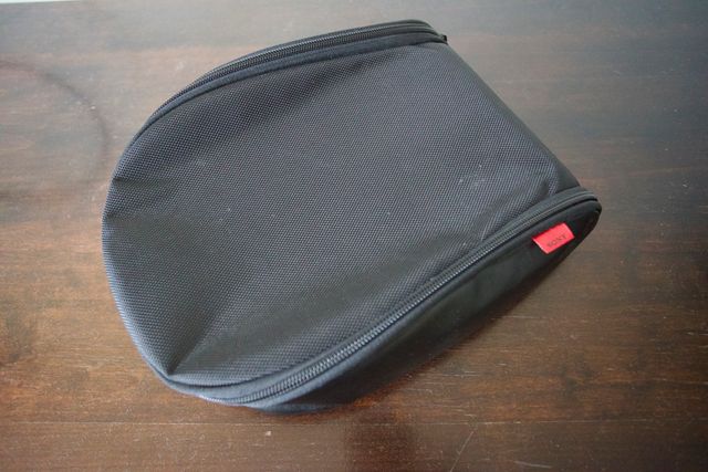 Funda de auriculares Sony negra