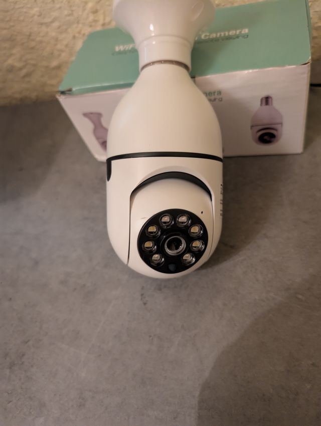 [NUEVO] Cámara bombilla