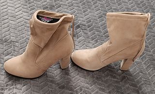 Botines ante beige talla 39