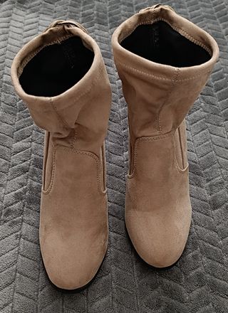 Botines ante beige talla 39