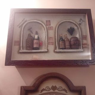 Quadro decorativo in rilievo per cantinetta