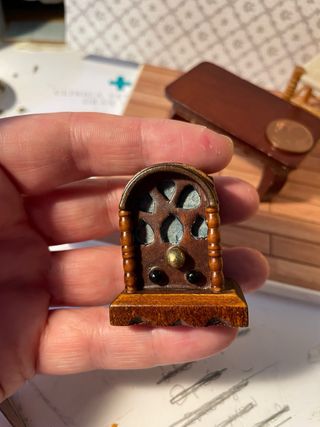 Radio d'epoca per casa delle bambole