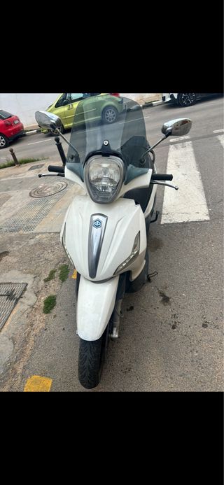 Piaggio Beverly 300 Scooter moto