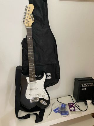 Guitarra Eléctrica RockJam con Amplificador