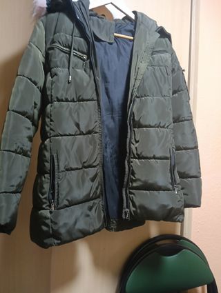 Chaqueta plumífera verde