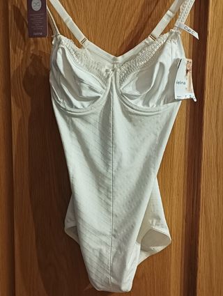 Body blanco Felina NUEVO con etiquetas – Talla 90C