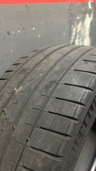 Neumatico 235/35 19 MICHELIN